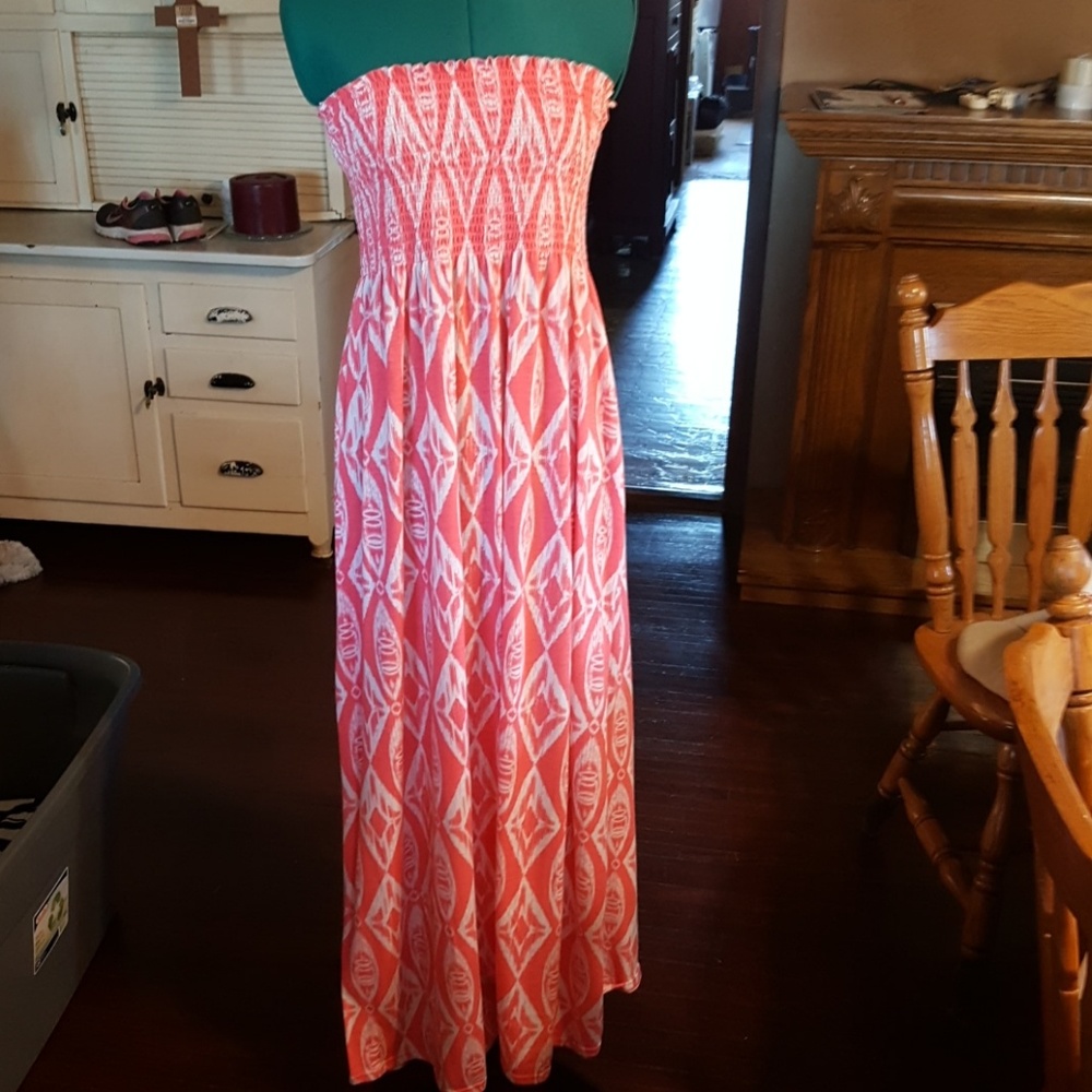 Pink and white tube top dress🎆5 for 30🎆